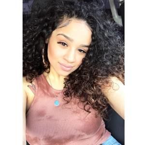 Meet your Posher, Laura